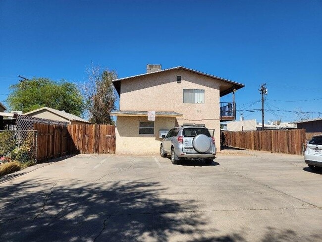 Building Photo - 618 El Centro Ave Unit 4