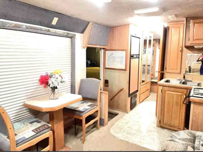 Photo - 1497 1/2 E Bayshore Rd