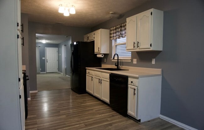 Photo - 246 Compton Pl
