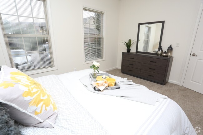 2BR, 2BA - 1069 SF - Bedroom