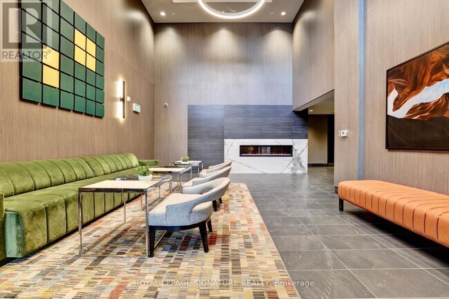 Photo - 95 Dundas St W Unité 109