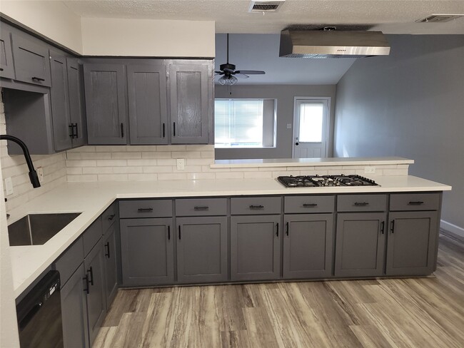 Photo - 13923 Ivymount Dr