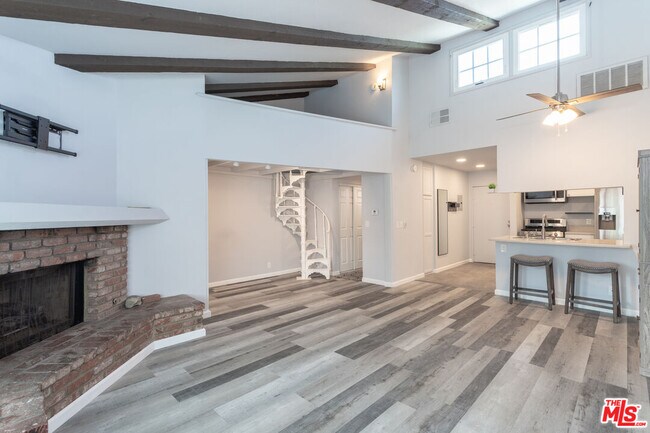 Building Photo - 4633 Ben Ave Unit 6 Rental