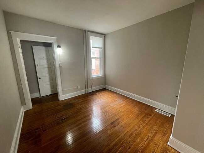 Photo - 853 Wayne Ave Unidad Apt 1