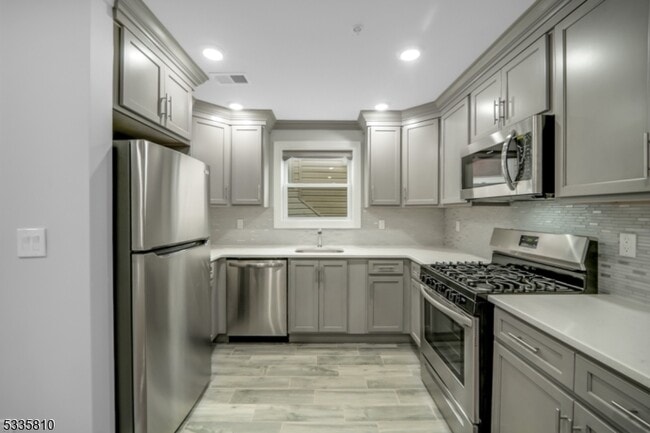 Photo - 146 N 15th St Unit 2