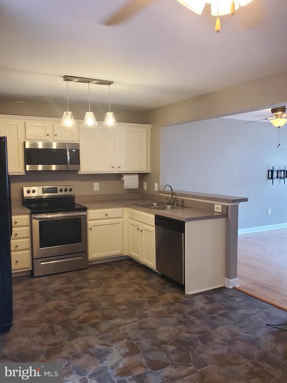 Photo - 833 Gallows Ct