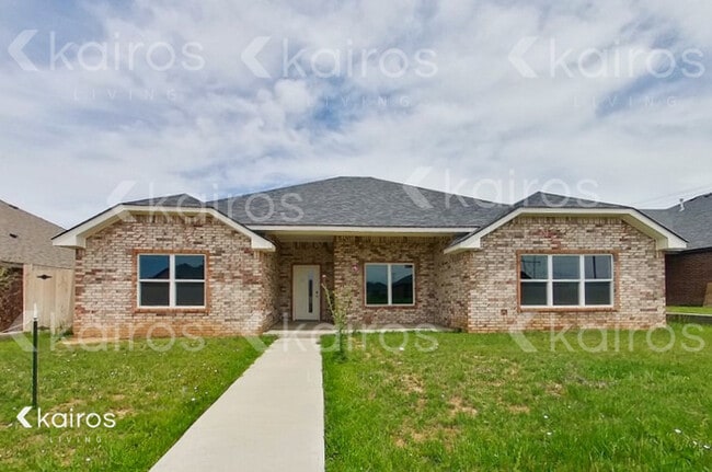 Building Photo - 2702 Daytona Ave