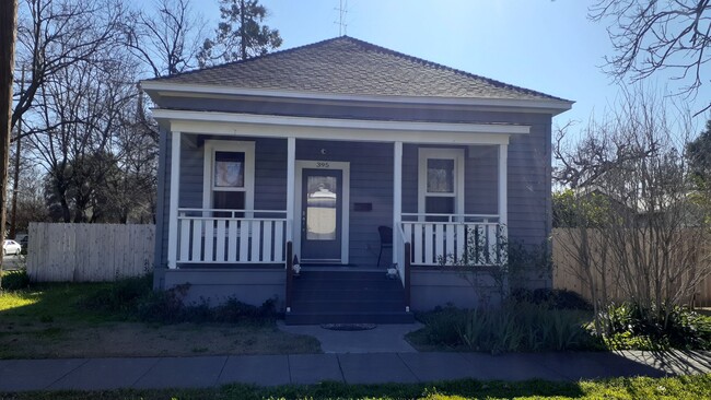 Photo - 387 E 14th St Unidad 395 (Front House)