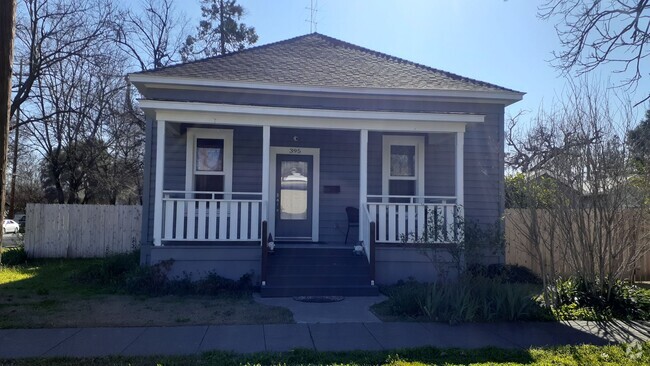 Building Photo - 387 E 14th St Unit 395 (Front House)