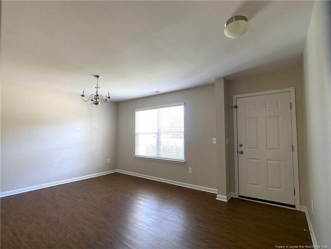 Photo - 364 Crane Way
