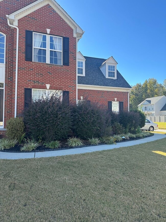 Photo - Prime Location, Five Forks! Lease only