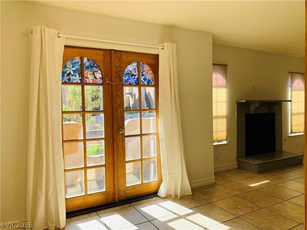 Photo - 4069 Nook Way Unidad B