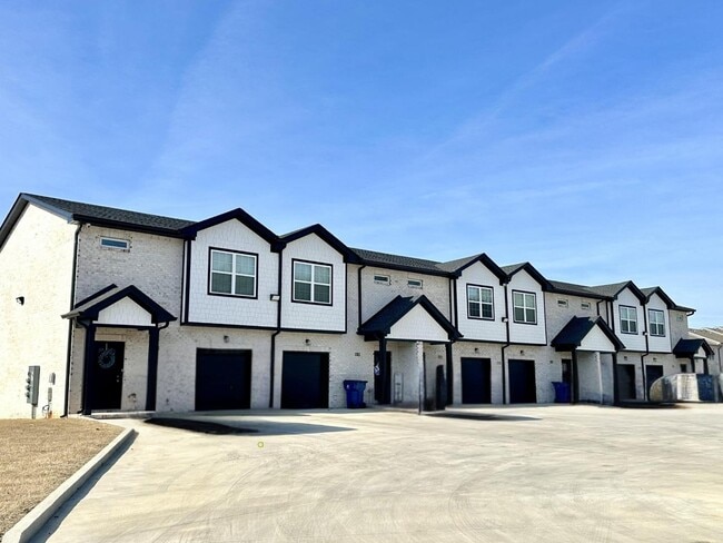 Building Photo - 1174 Meadowhill Ln Rental