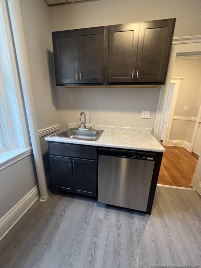 Building Photo - 153 Kelton St Unit 3