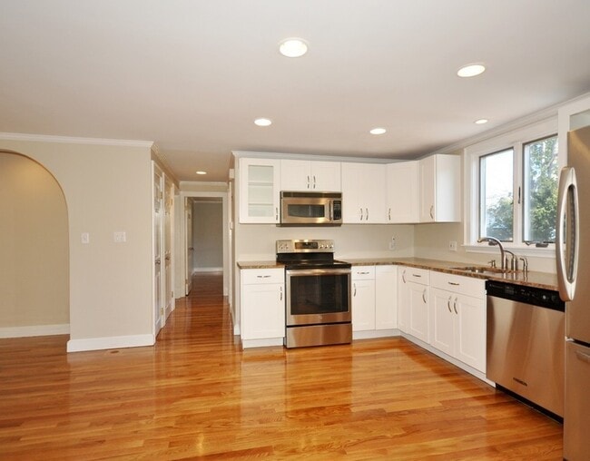 Photo - 66 Southfield Cir