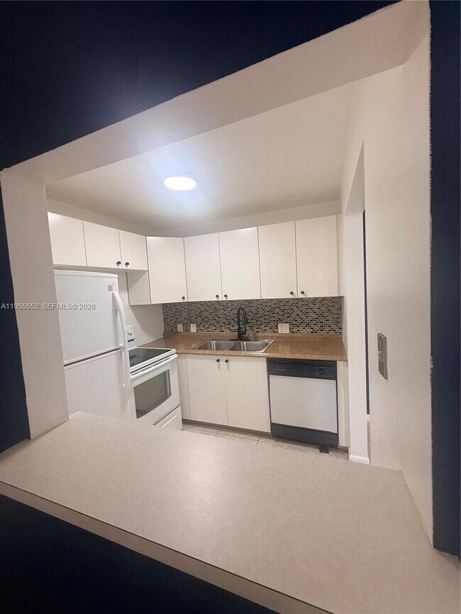 Photo - 129 Mansfield F Unit D