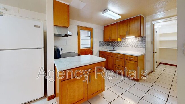 Photo - 1145 Ukana St
