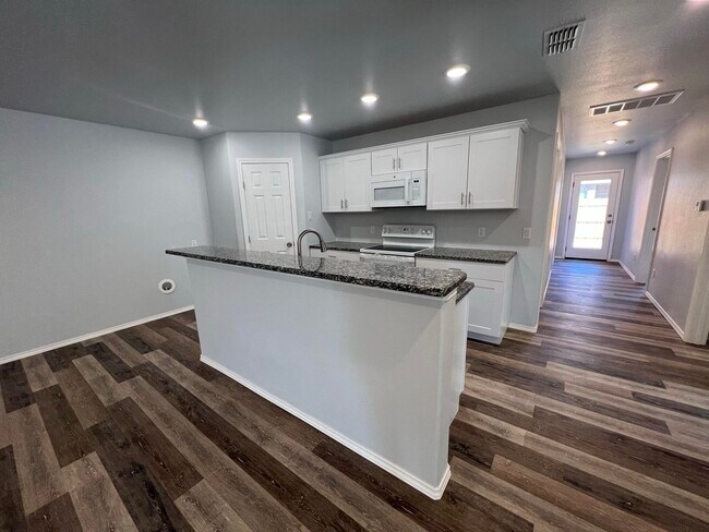 Photo - 5608 Jarvis St