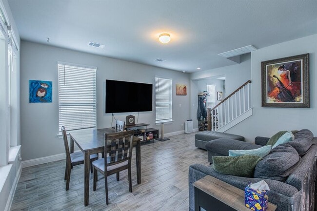 Photo - 173 Riverhill Dr