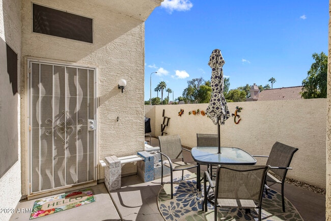 Photo - 2100 W Lemon Tree Pl