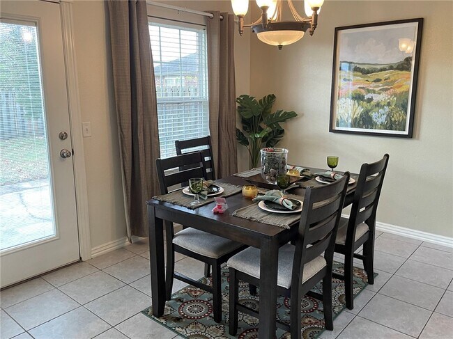 Photo - 3909 SW Surrey Ave