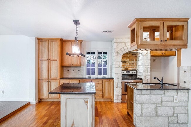 Photo - 3320 Elija St