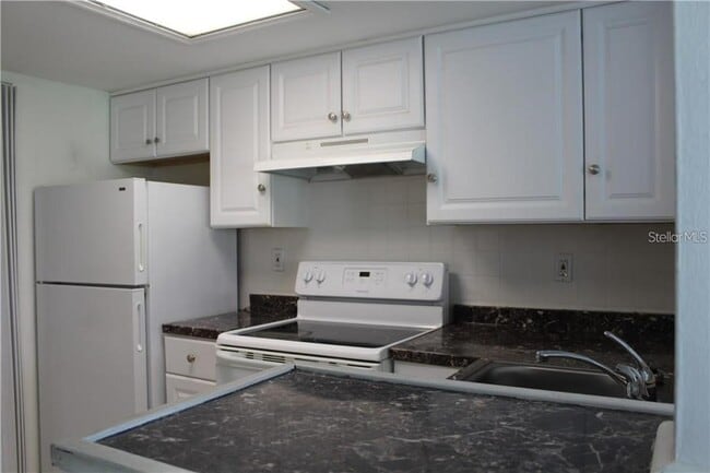 Photo - 3832 N Lake Dr Unidad 116