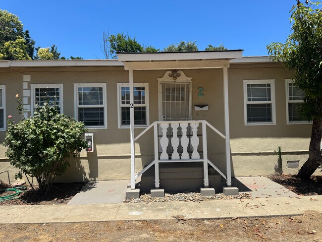 663 Rose Ave Unidad 2