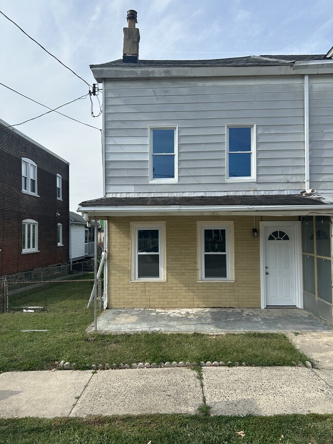 Photo - 1312 E 13th St