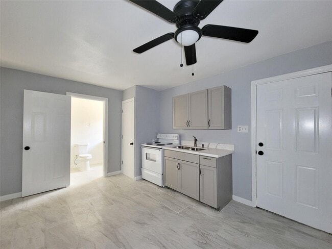 Building Photo - 5103 Karu Dr