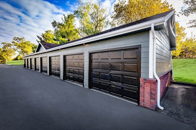 Garage - Willows of Coventry