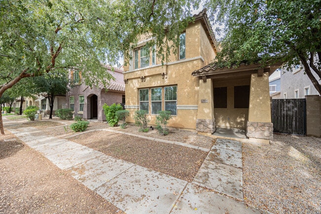 Building Photo - 3314 E Sheffield Rd