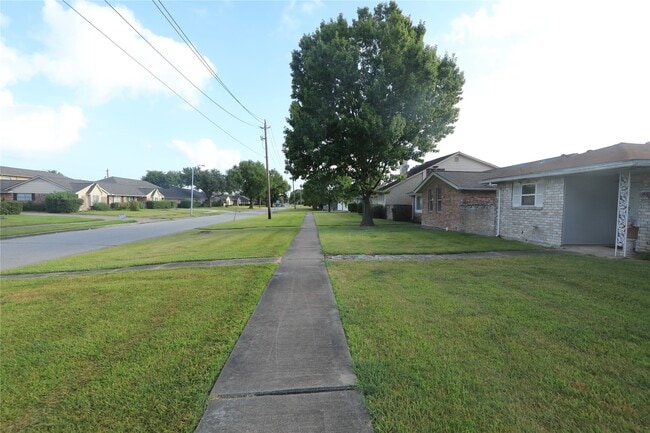 Building Photo - 6573 S Briar Bayou Dr Rental