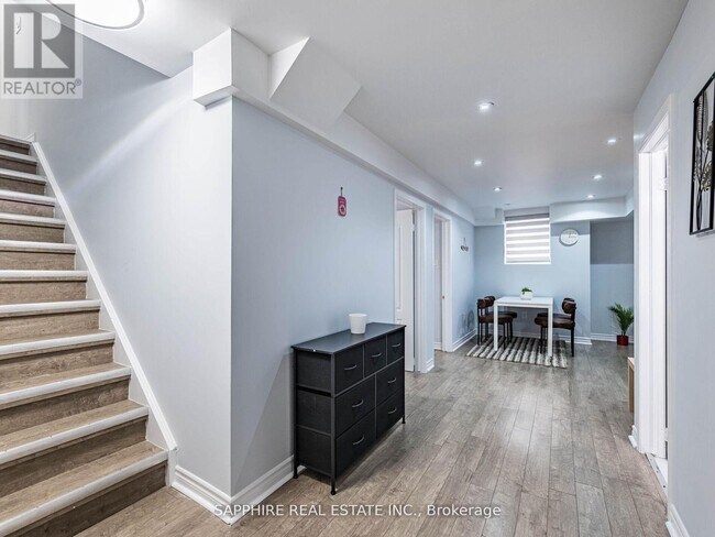 Photo - 325 Trudeau Dr