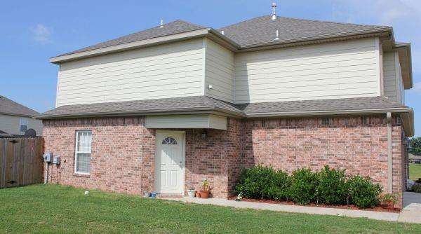 Photo - 826 Oakwood Ct