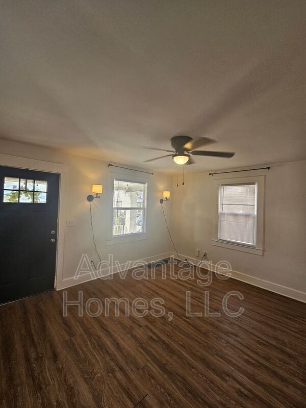 Photo - 4826 E 6 St