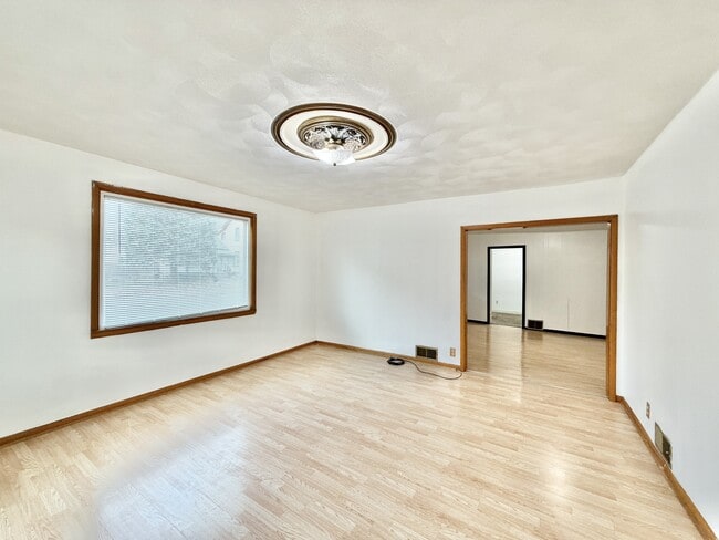 Photo - 809 Rockport Rd