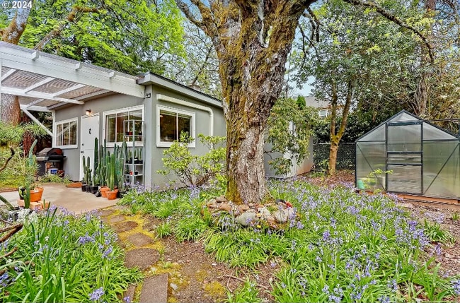 Building Photo - 3450 SW 87th Ave