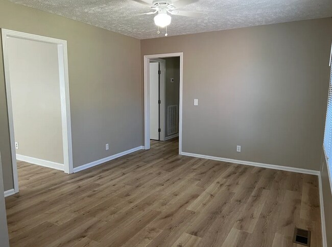 Photo - 824 Oak Leaf Dr