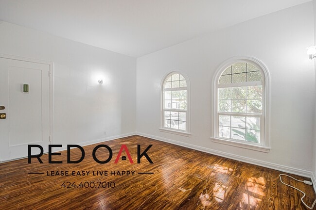 Building Photo - 960 S Ardmore Ave