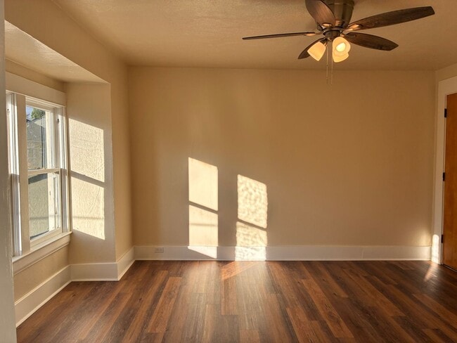 Photo - Winter Move-In Special!! Inner SE ::: RARE Opening, Vintage 1bd Near Belmont & Hawthorne! Unidad 1704-2