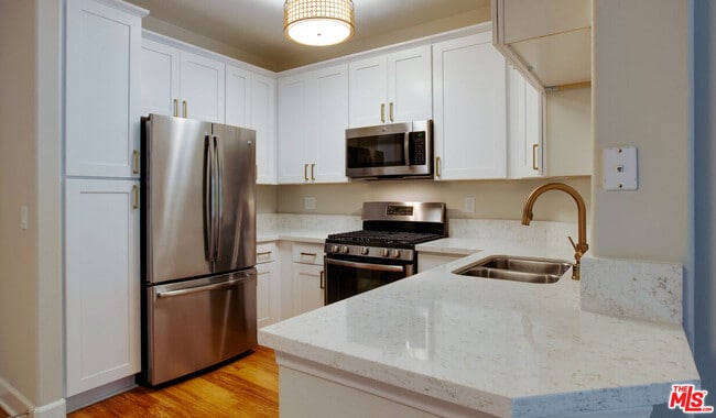Building Photo - 348 Hauser Blvd Unit 3-215 Rental