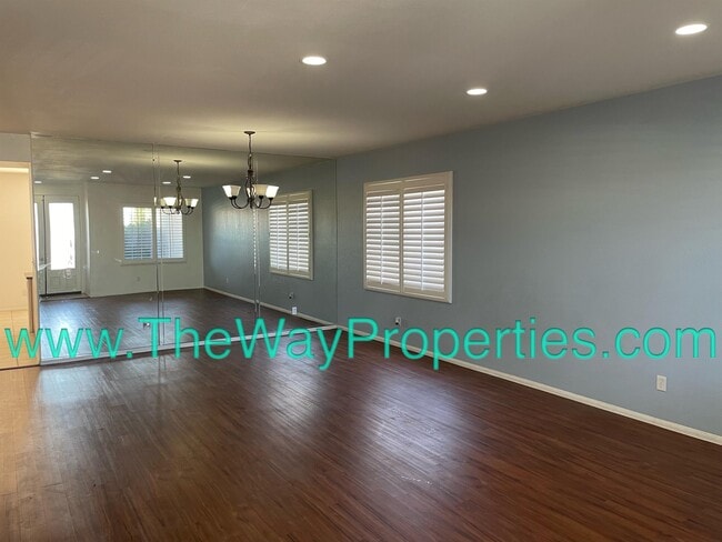 15058 Zircon Dr