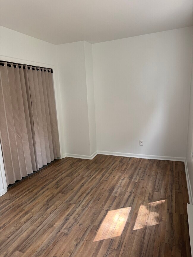 bedroom - 211 Greenridge Rd Unit B