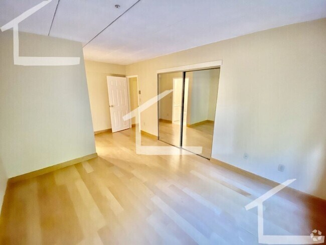 Building Photo - Unique Coolidge Corner apartment