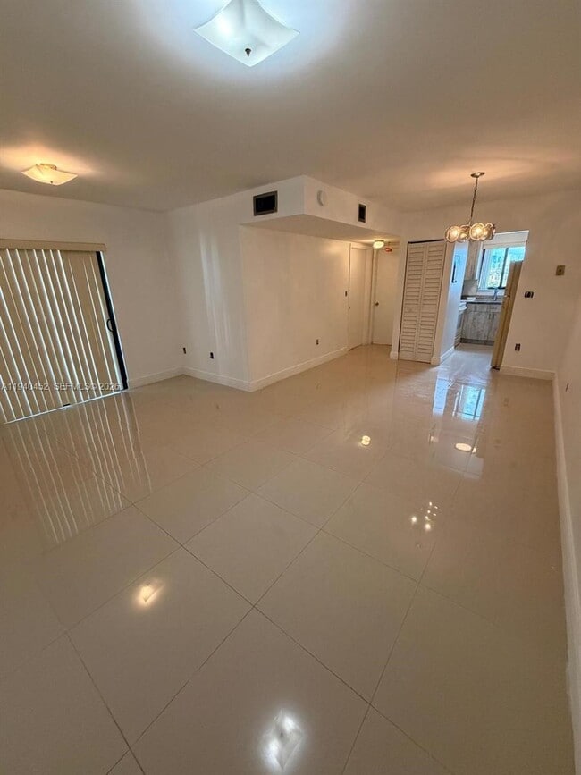 Photo - 2046 W Flagler St Unit 413