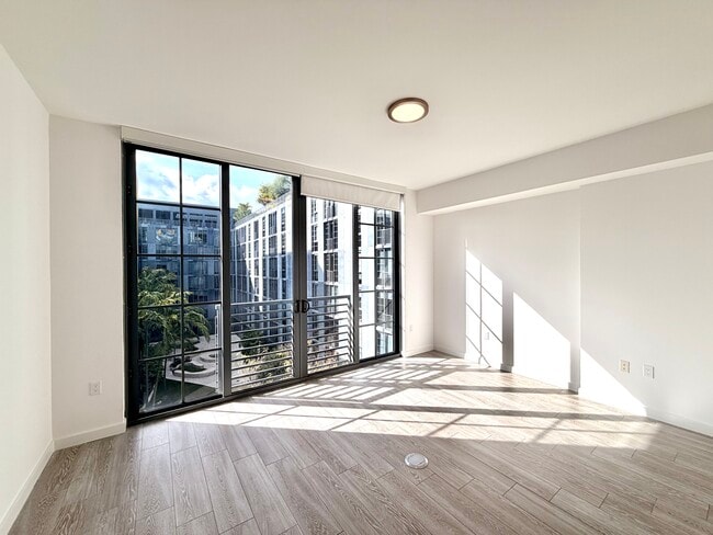 Photo - 328 NW 33rd St Unidad S10