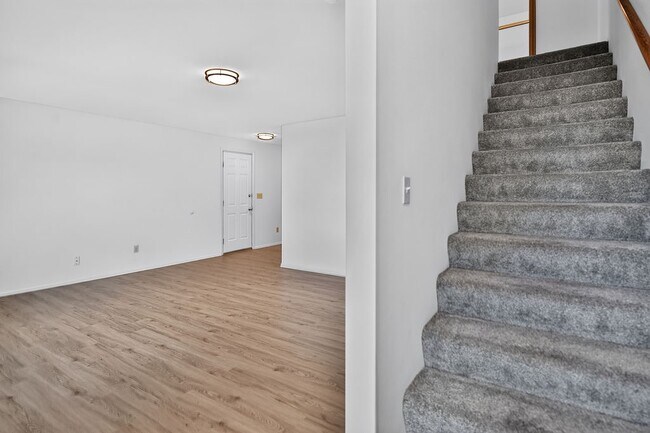Photo - 3805 NW Munson St