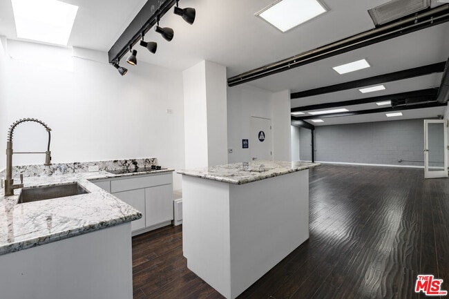 Photo - 13347 Washington Blvd Unit 2