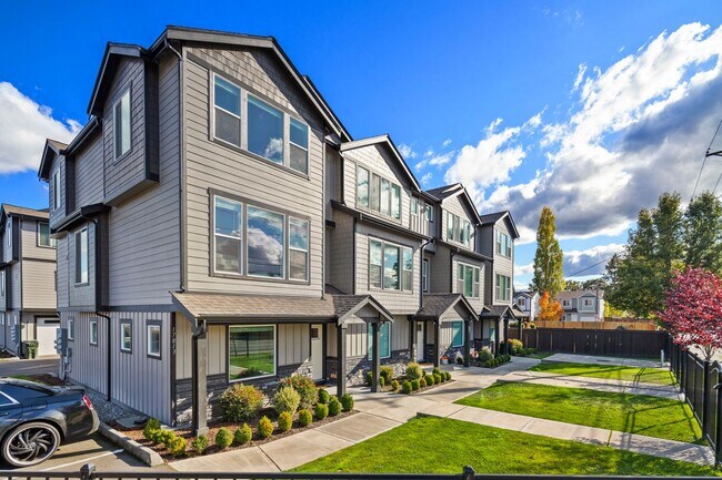 Photo - Rainier View Court Townhomes